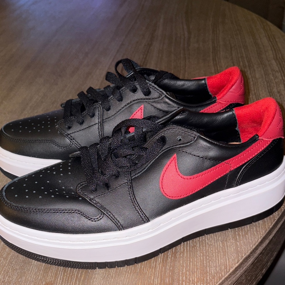 Nike Black and Red Men's Sneakers